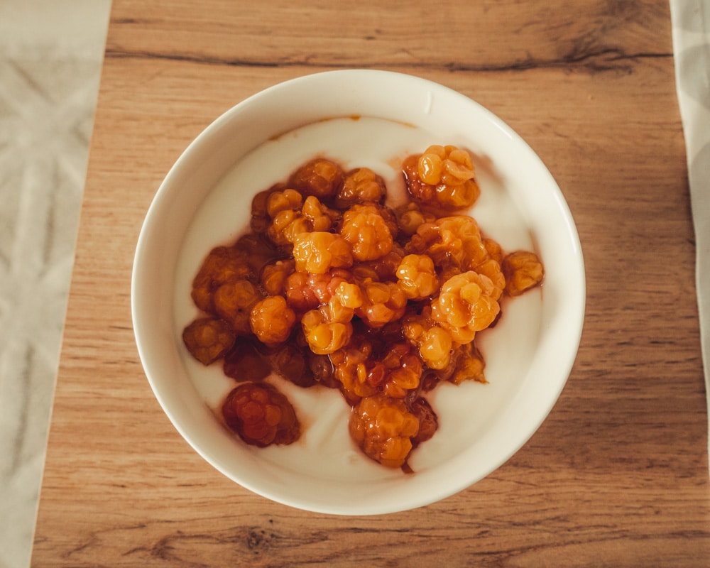 25.3.2022 yoghurt with cloudberries