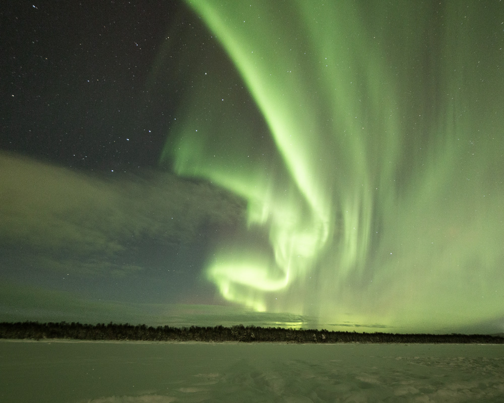 8.1.2022 northern lights at Sinettä, Rovaniemi Finland.